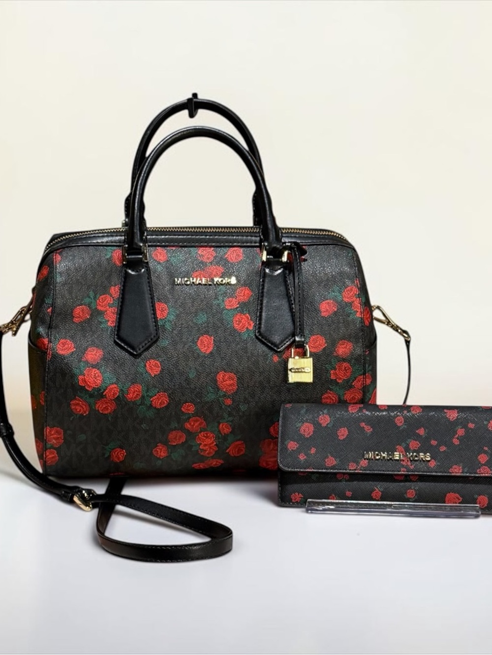 Michael Kors Hayes Large Duffle Satchel & Matching Flap Wallet Set – Rose Floral - Picture 2 of 13